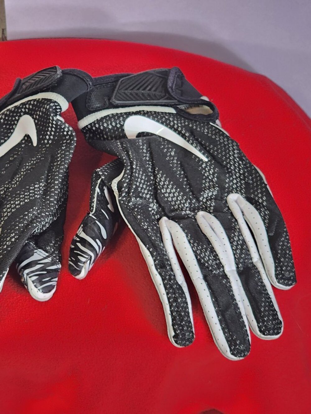 Nike Superbad NFL Officially Licensed Game Issued Receiver Football Gloves 2XL - Picture 2 of 16